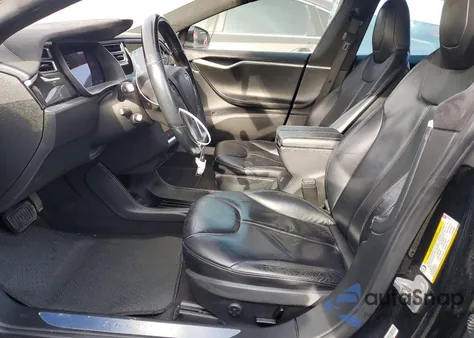 2014 Tesla Model S z USA, uszkodzony, nr VIN 5YJSA1S15EFP65750